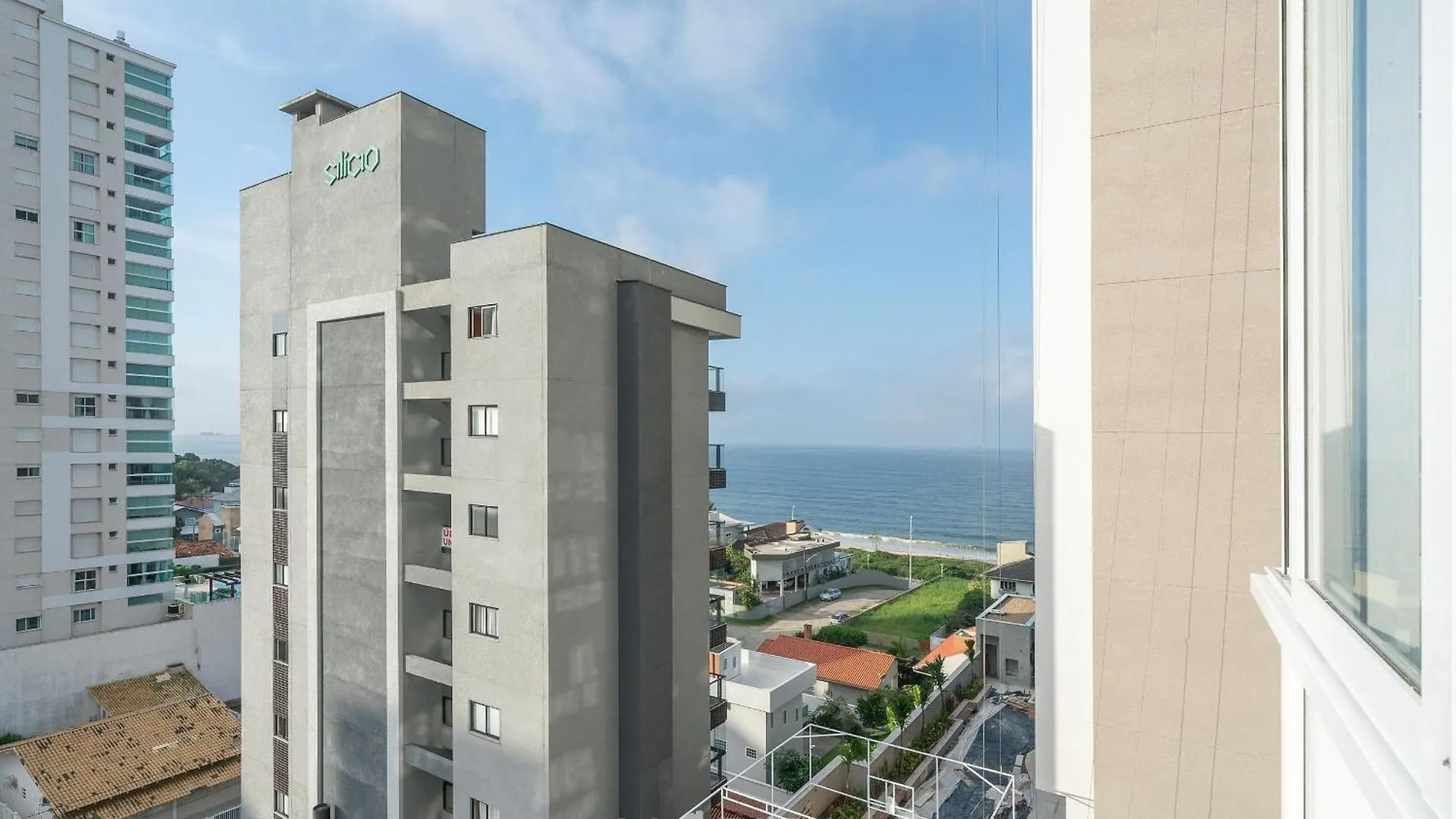 Apto Moderno 180M Da Praia Em Picarras - Ltt803
